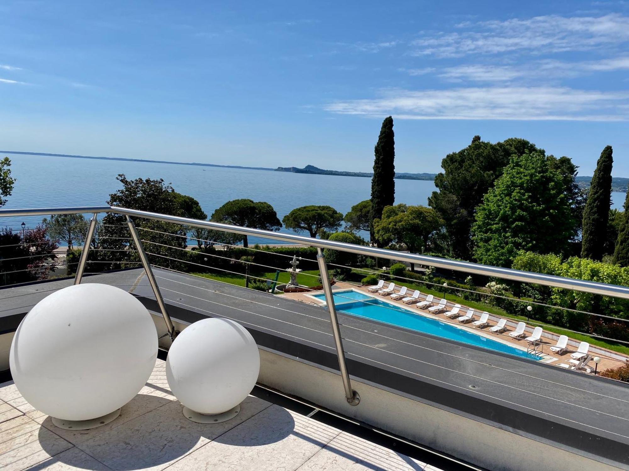 Appartamento 23 - Bilocale Vista Lago トスコラーノ・マデルノ エクステリア 写真